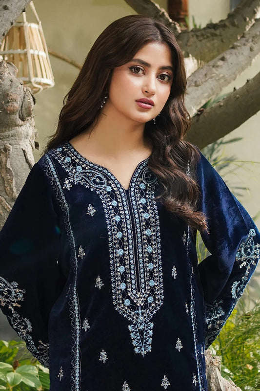 Embroidered Velvet Kurta Trouser - 3276