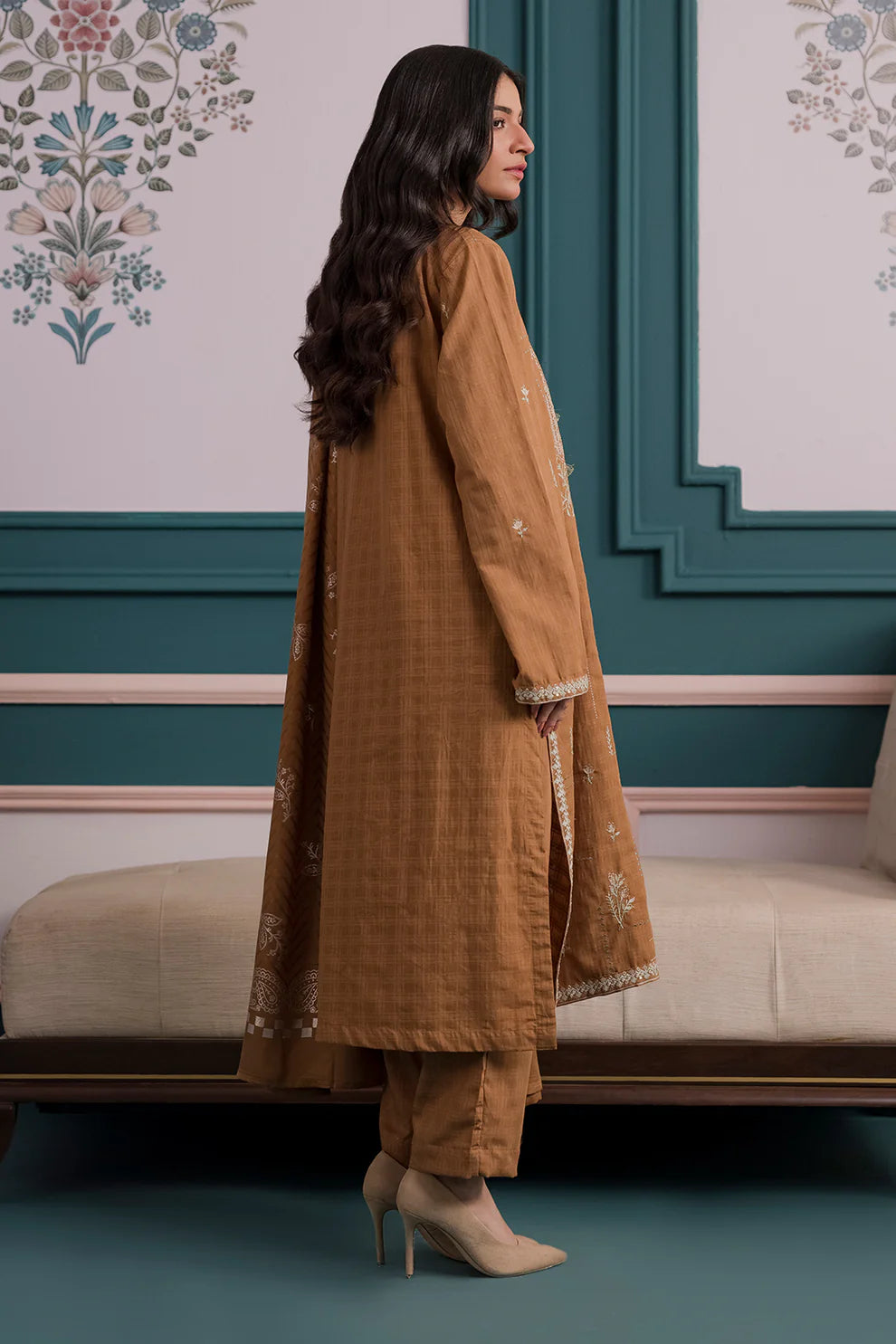 Embroidered Khaddar 3-Piece Suit – Rich Brown