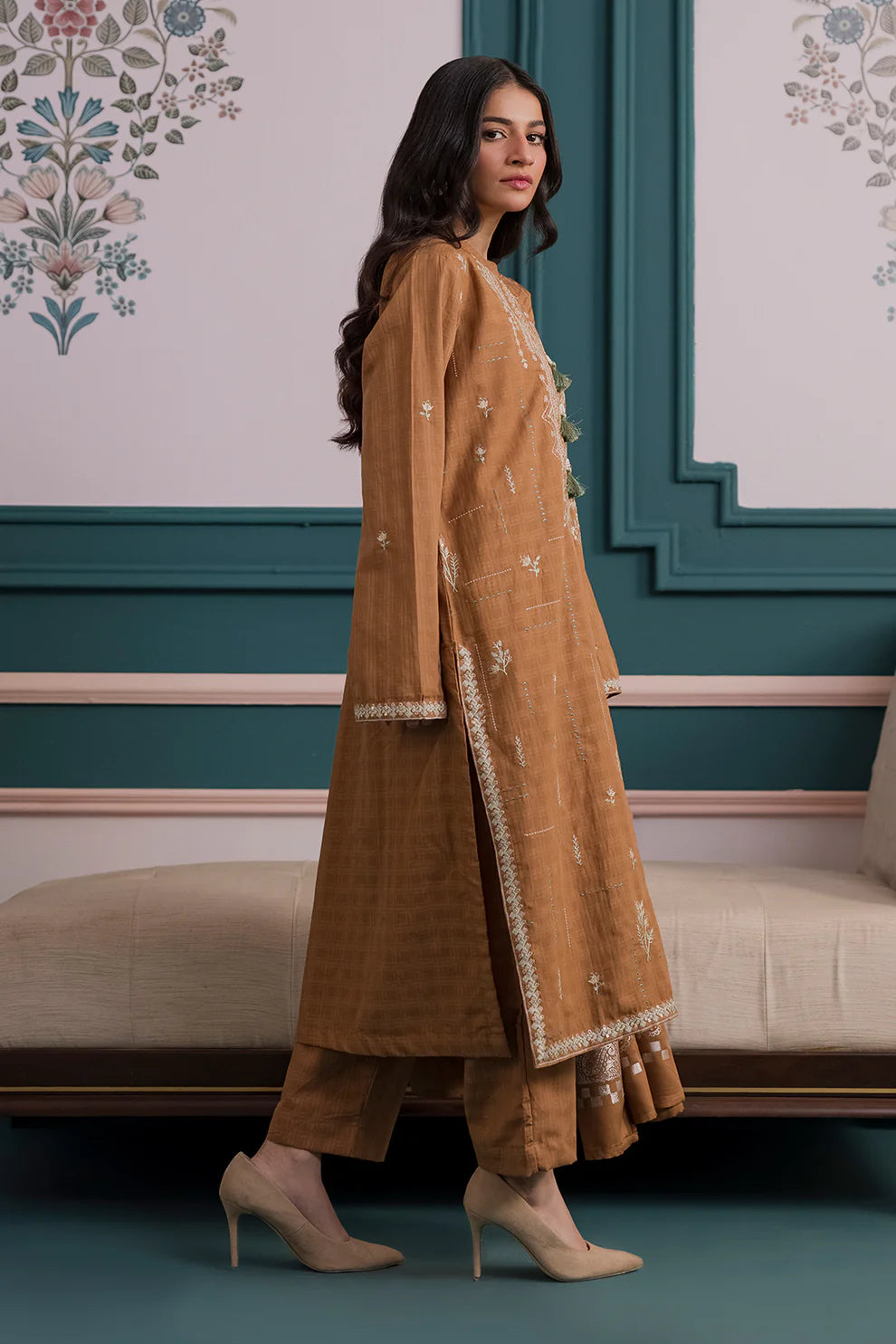 Embroidered Khaddar 3-Piece Suit – Rich Brown