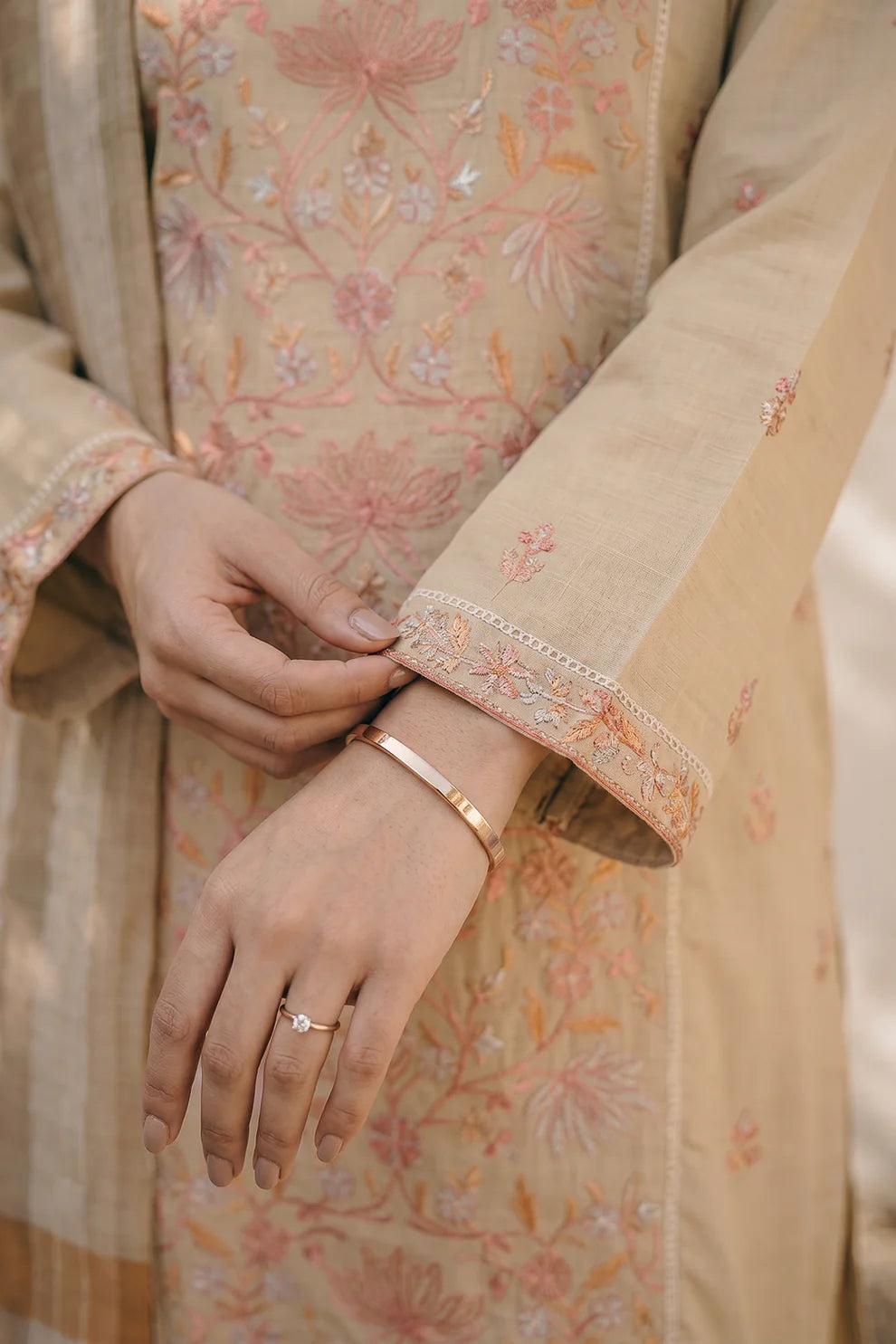Embroidered Crosshatch 3-Piece Suit – Light Beige